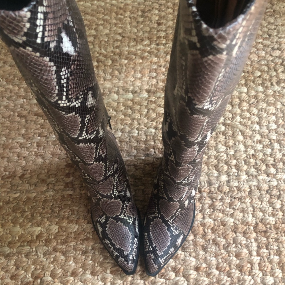 Vince Camuto Gravana Knee High Boots. Size 7.5 - Picture 3 of 15